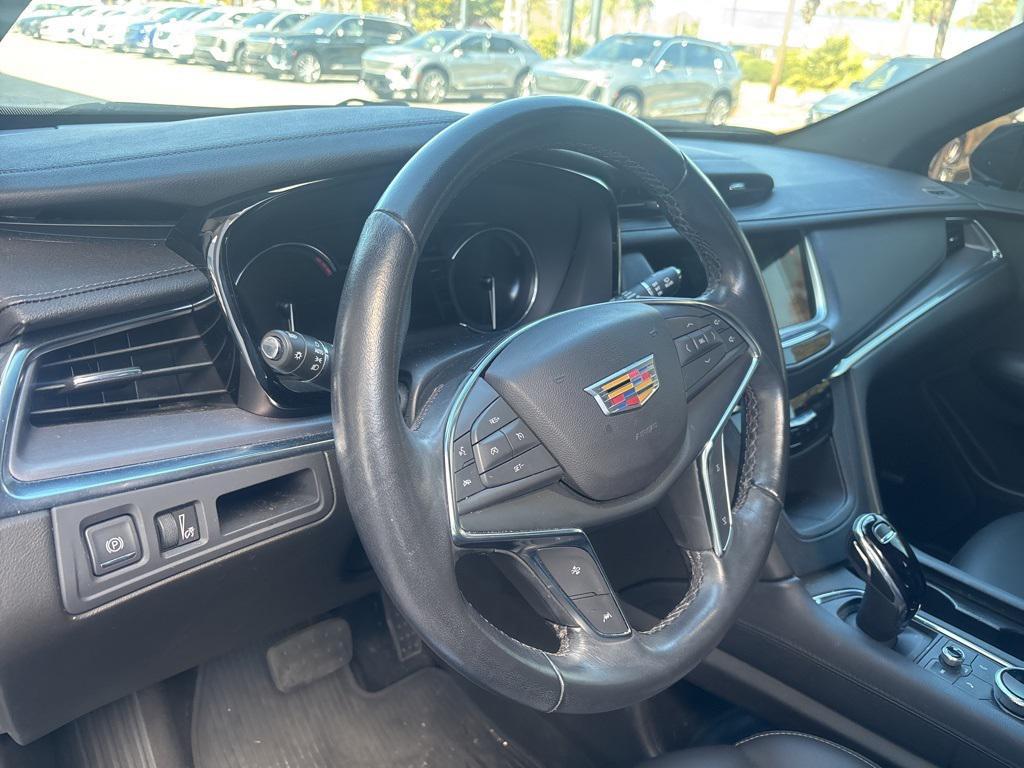 used 2023 Cadillac XT5 car, priced at $29,220