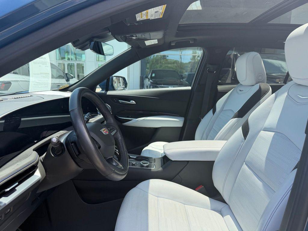 used 2025 Cadillac XT4 car, priced at $42,297
