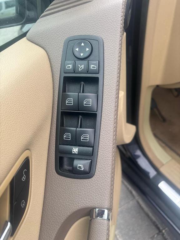 used 2010 Mercedes-Benz R-Class car, priced at $7,000