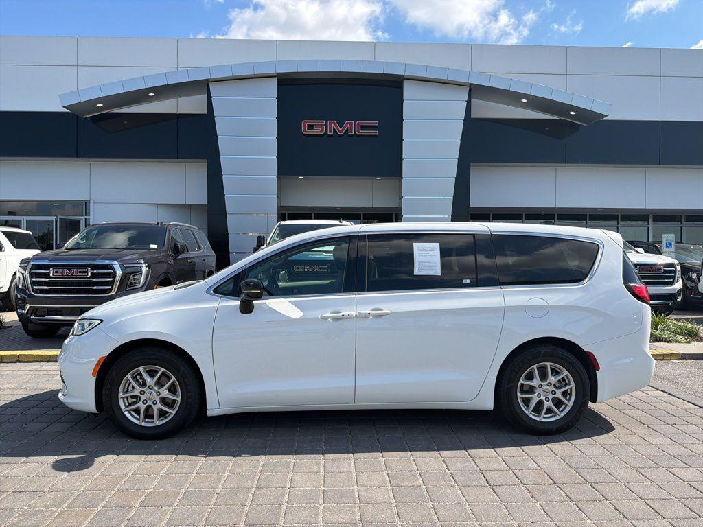 used 2024 Chrysler Pacifica car, priced at $27,291