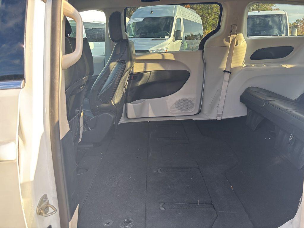 used 2024 Chrysler Pacifica car, priced at $27,291