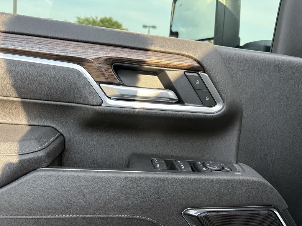 used 2025 Chevrolet Silverado 2500 car, priced at $63,996