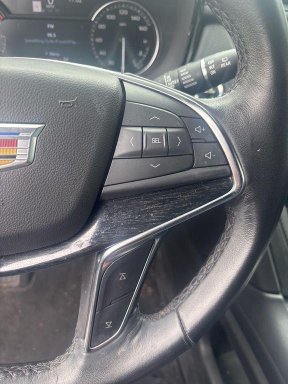 used 2023 Cadillac XT5 car, priced at $33,396