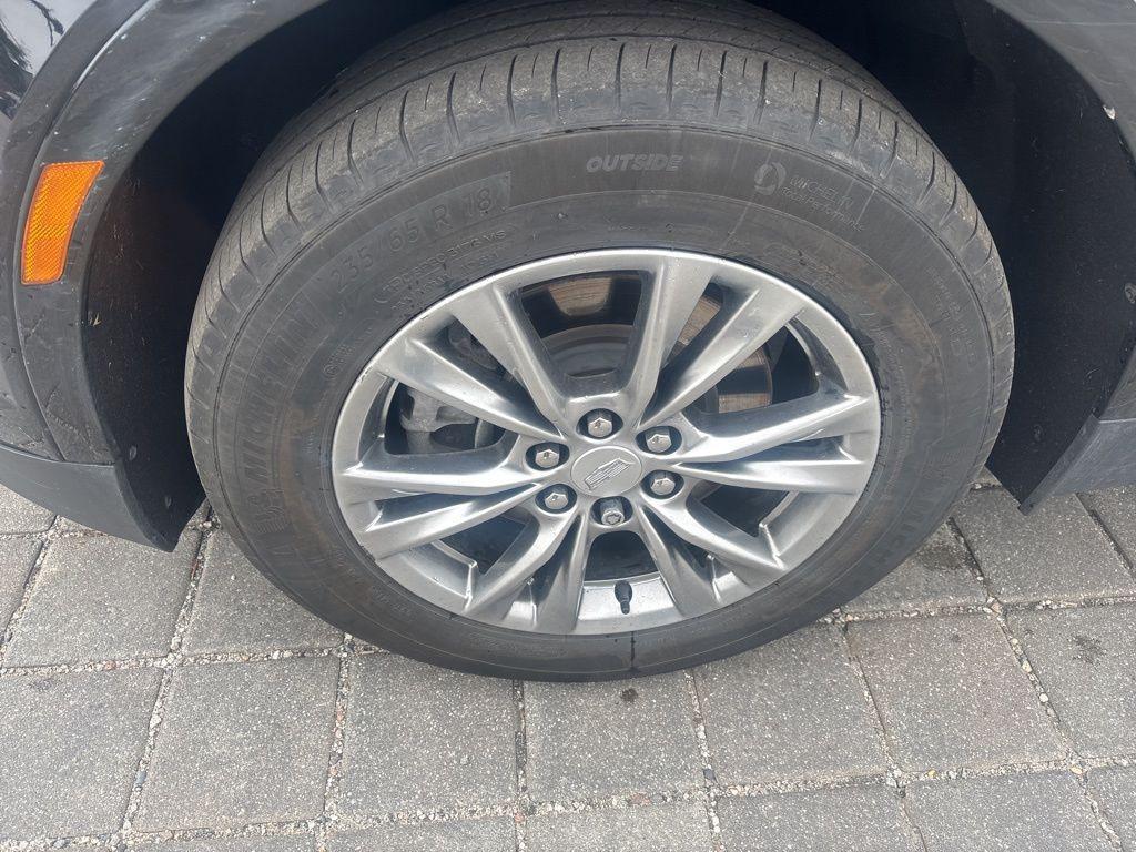 used 2023 Cadillac XT5 car, priced at $33,396