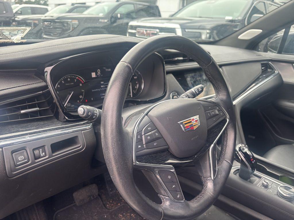 used 2023 Cadillac XT5 car, priced at $33,396