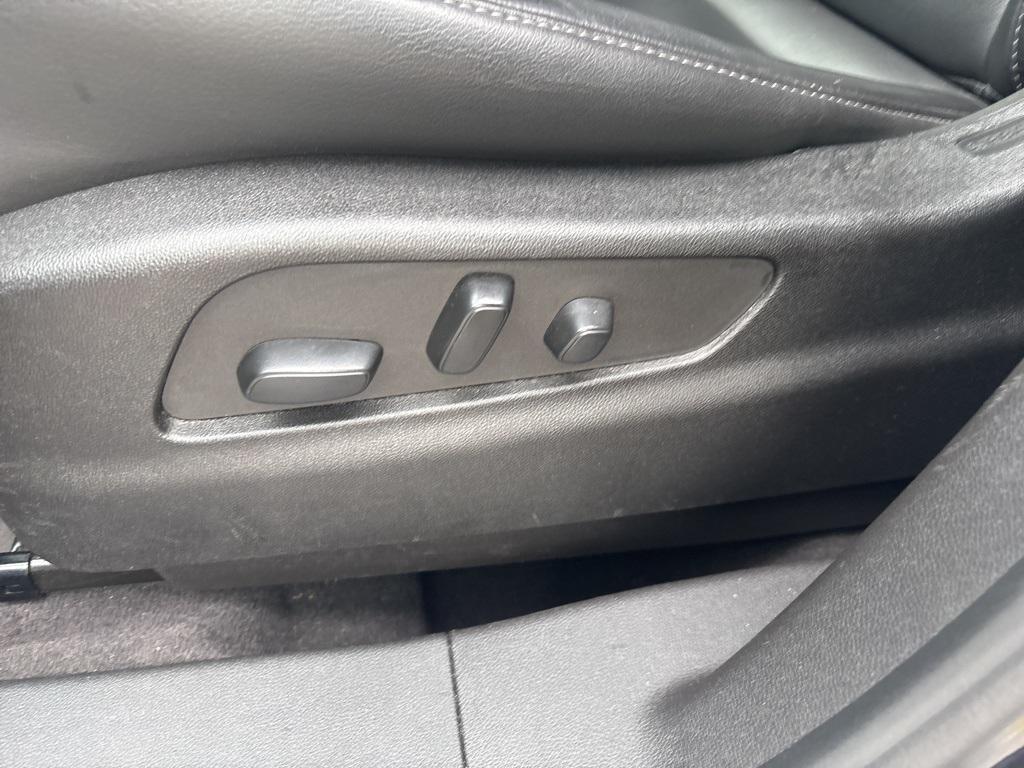 used 2023 Cadillac XT4 car, priced at $26,370