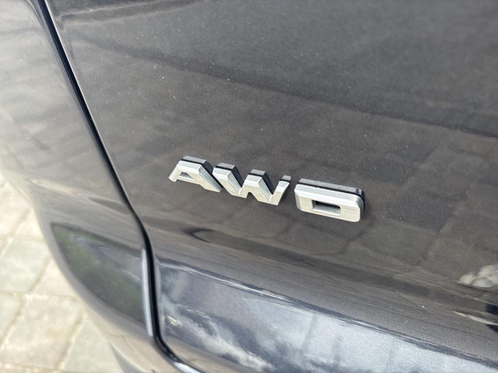 used 2023 Cadillac XT4 car, priced at $26,370