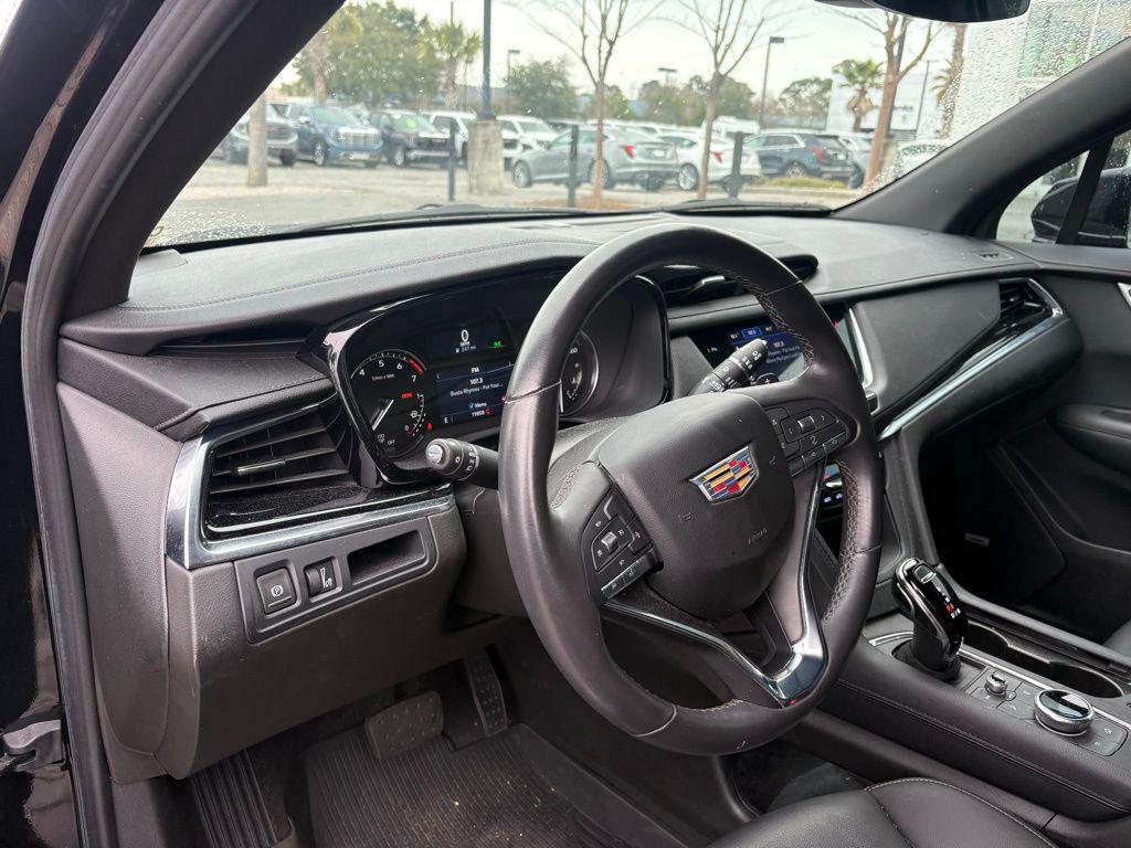 used 2024 Cadillac XT6 car, priced at $38,799