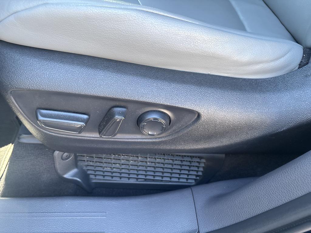 used 2022 Toyota Sienna car, priced at $30,321