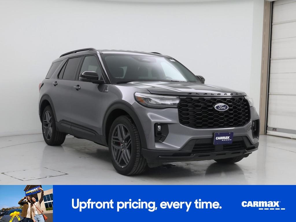 used 2025 Ford Explorer car, priced at $37,998