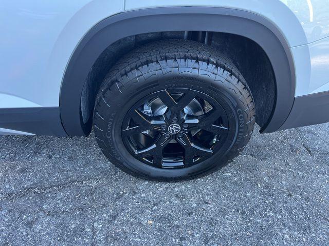 new 2026 Volkswagen Atlas car, priced at $47,334