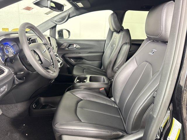 new 2026 Chrysler Pacifica car, priced at $41,933