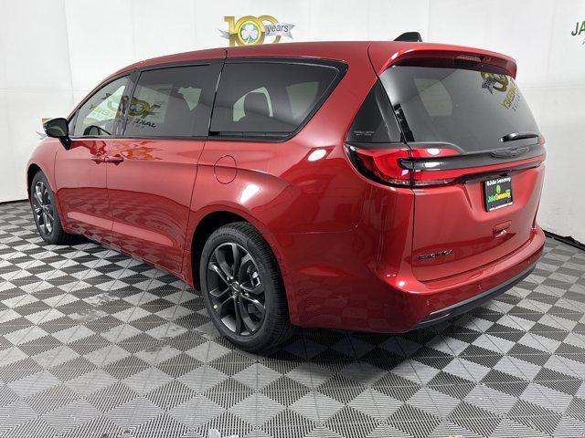 new 2026 Chrysler Pacifica car, priced at $41,983