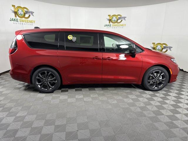 new 2026 Chrysler Pacifica car, priced at $41,983