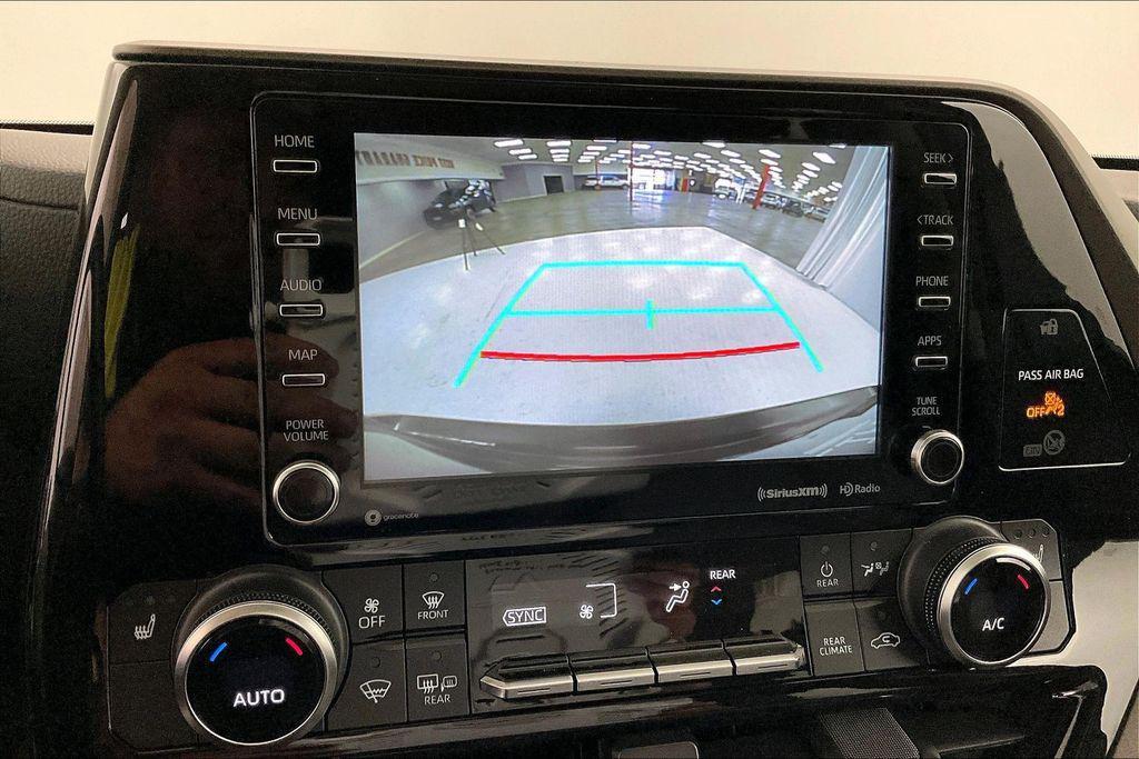 used 2021 Toyota Highlander Hybrid car, priced at $38,816