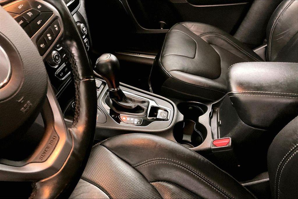 used 2021 Jeep Cherokee car, priced at $20,559