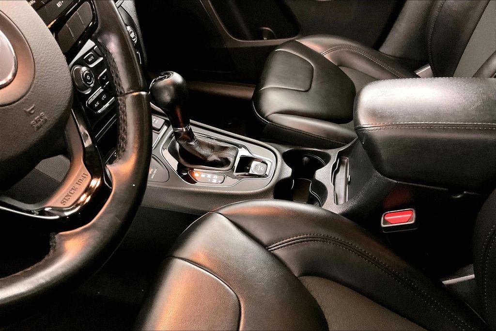 used 2021 Jeep Cherokee car, priced at $15,695