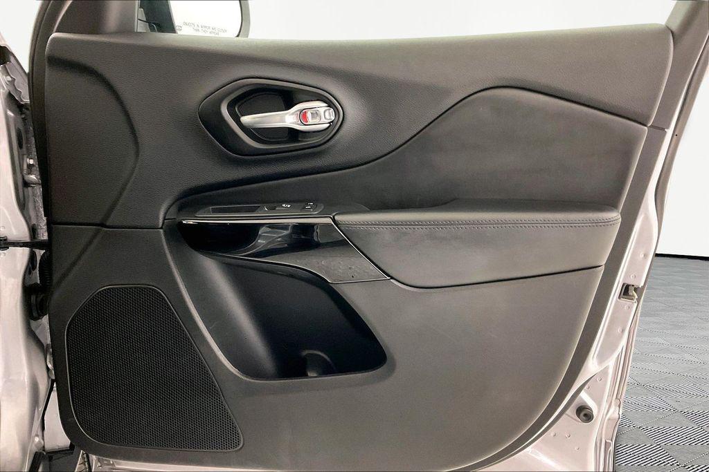 used 2021 Jeep Cherokee car, priced at $15,695
