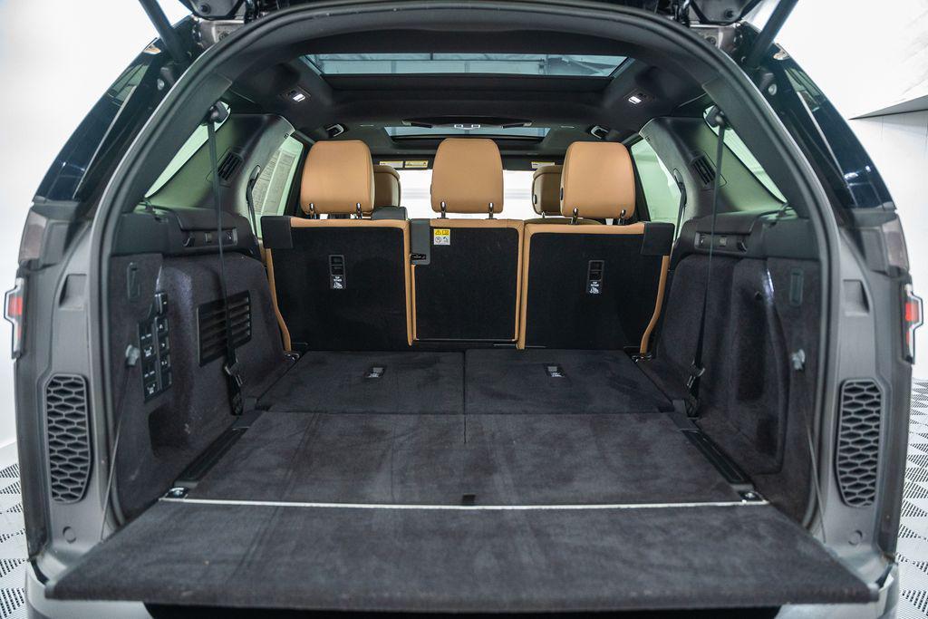 used 2024 Land Rover Discovery car, priced at $56,554