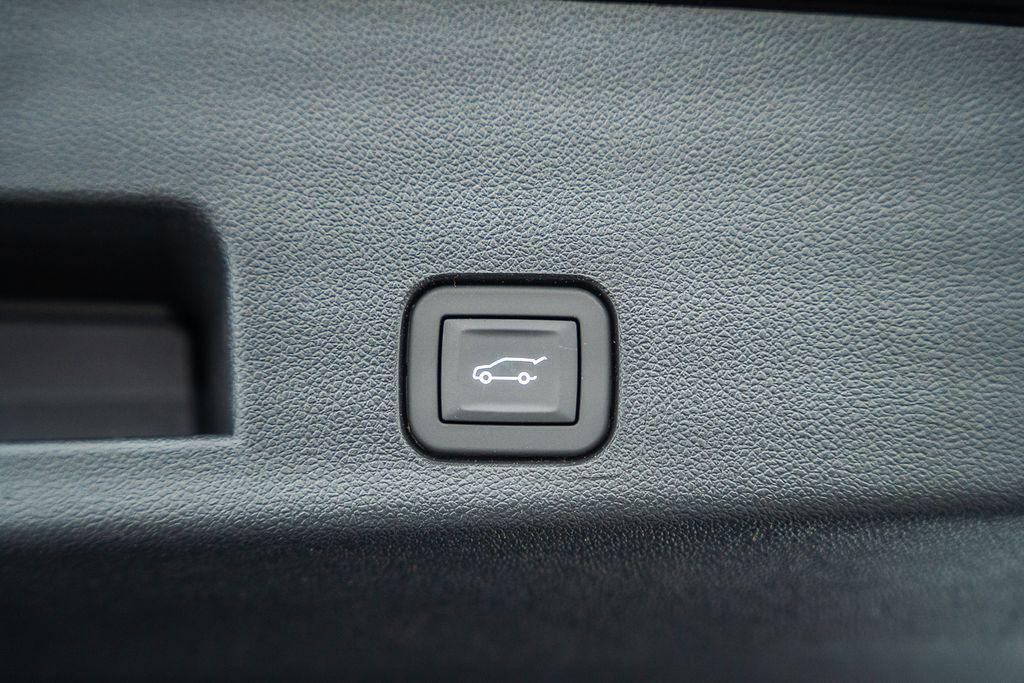 new 2026 Chevrolet Traverse car, priced at $49,409