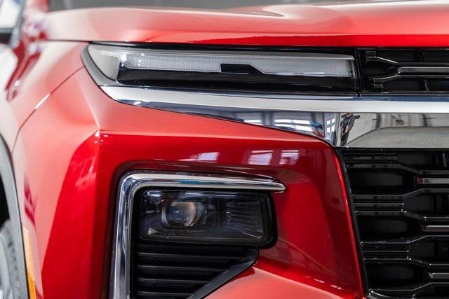 new 2026 Chevrolet Traverse car, priced at $40,305