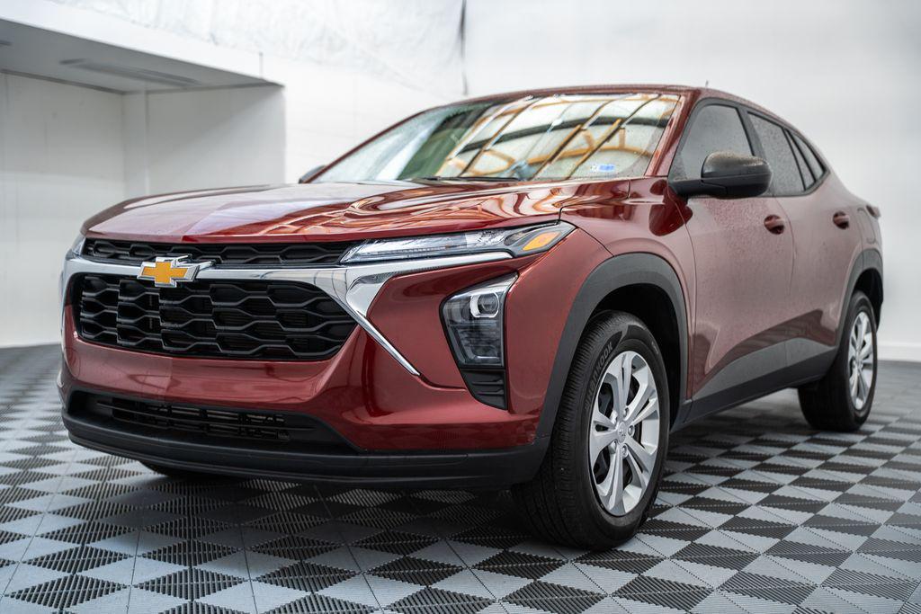 used 2025 Chevrolet Trax car, priced at $21,921
