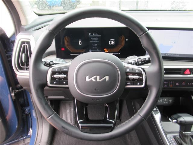 used 2024 Kia Sorento car, priced at $32,100