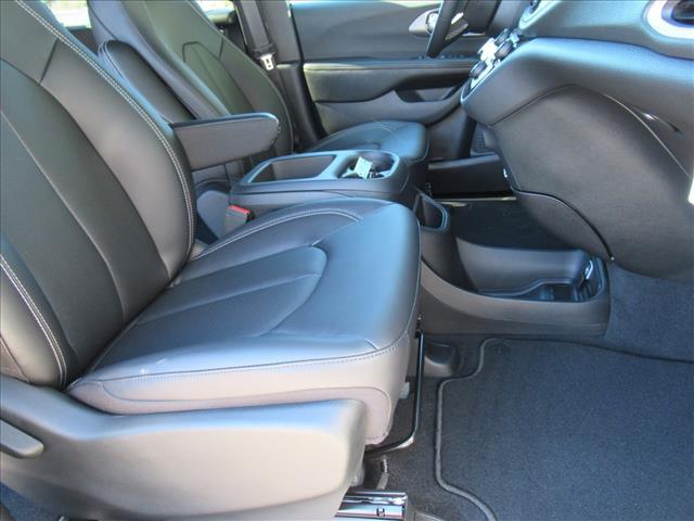 new 2026 Chrysler Pacifica car, priced at $39,844