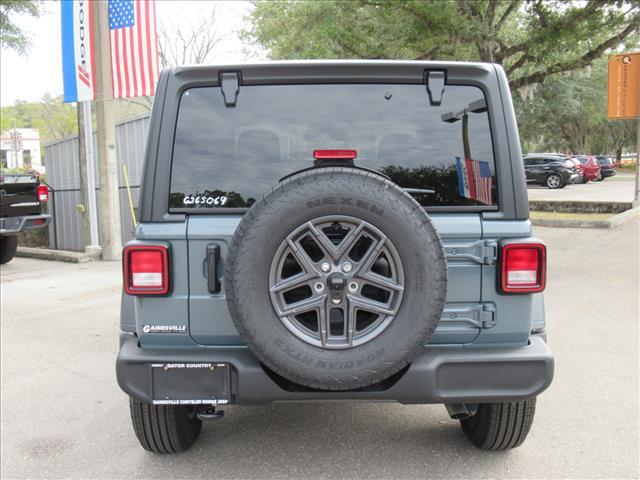 new 2026 Jeep Wrangler car, priced at $38,385