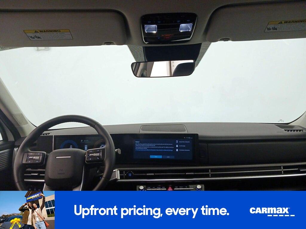 used 2024 Hyundai Santa Fe car, priced at $31,998