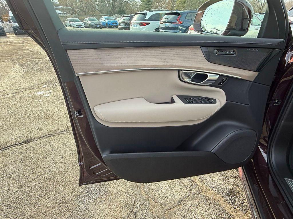 new 2026 Volvo XC90 Plug-In Hybrid car, priced at $83,625