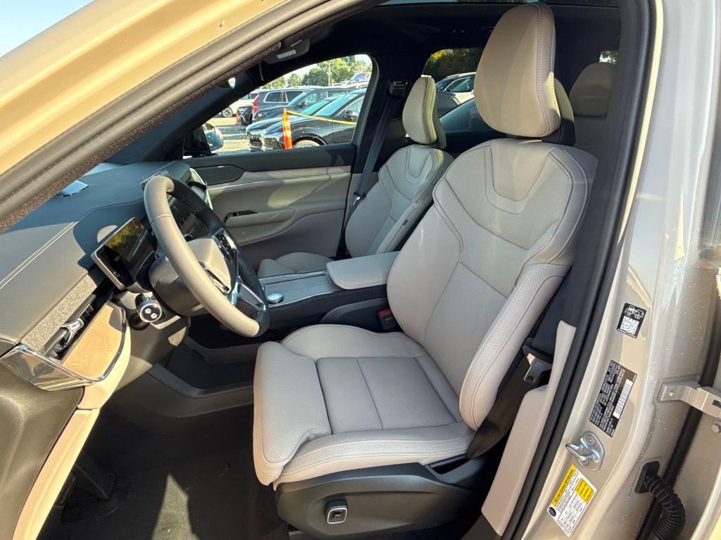 new 2025 Volvo EX90 car, priced at $78,681