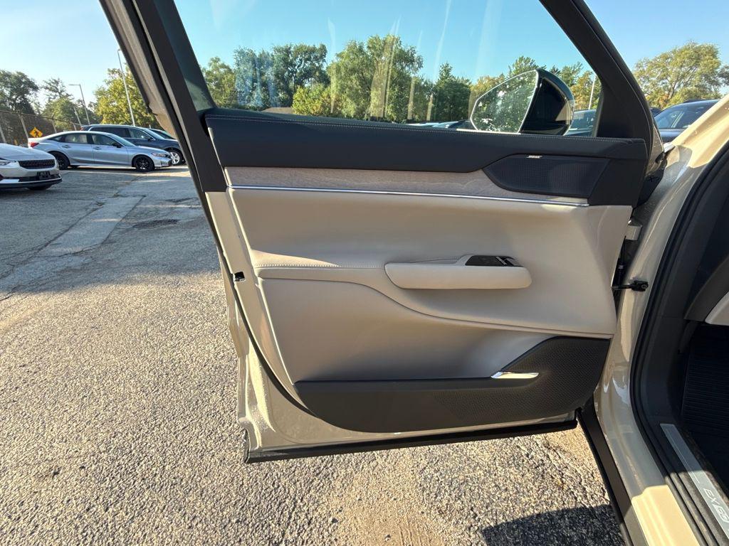 new 2025 Volvo EX90 car, priced at $78,681