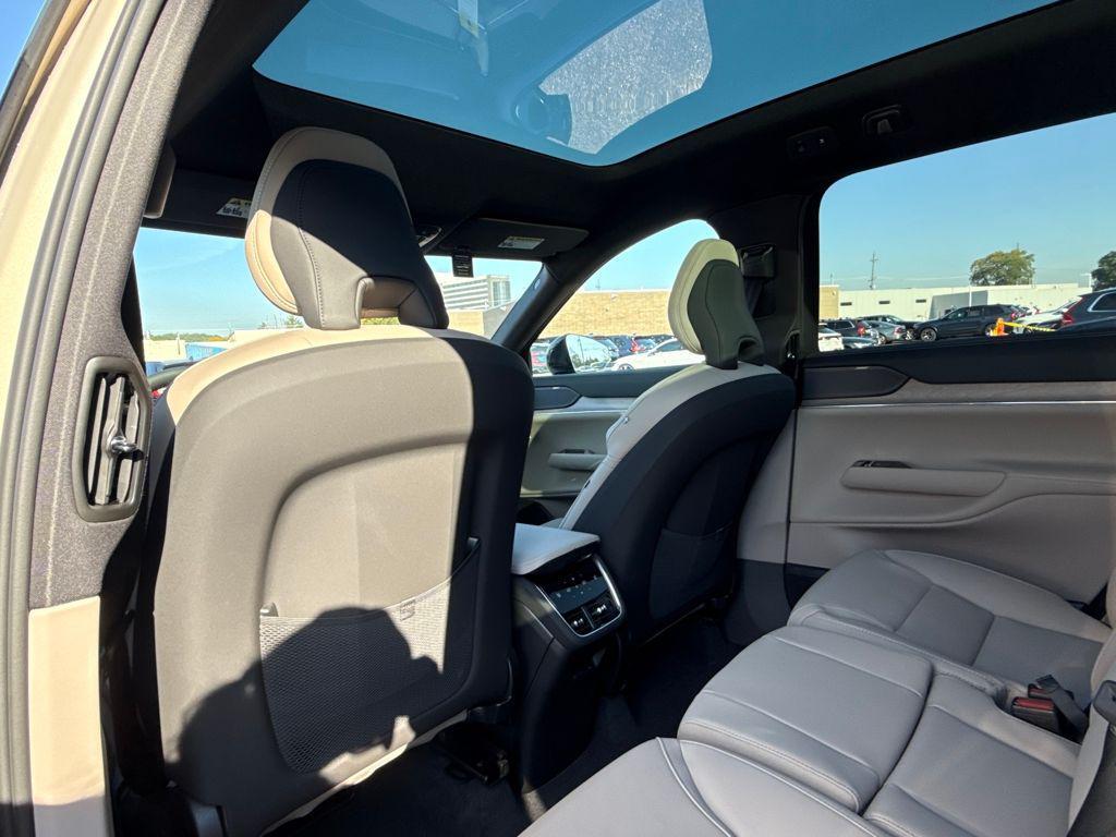 new 2025 Volvo EX90 car, priced at $78,681