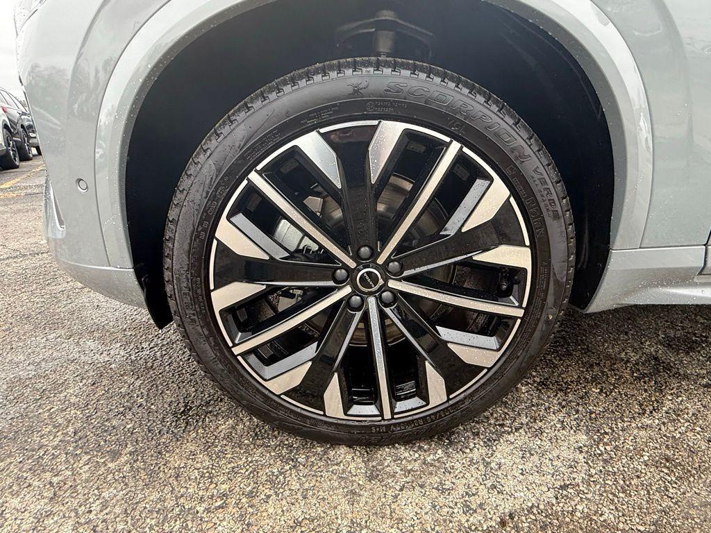 new 2026 Volvo XC90 car, priced at $69,825