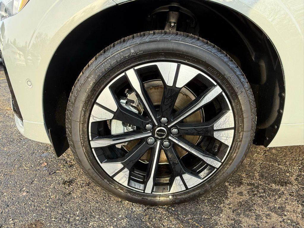 new 2026 Volvo XC60 Plug-In Hybrid car, priced at $67,285