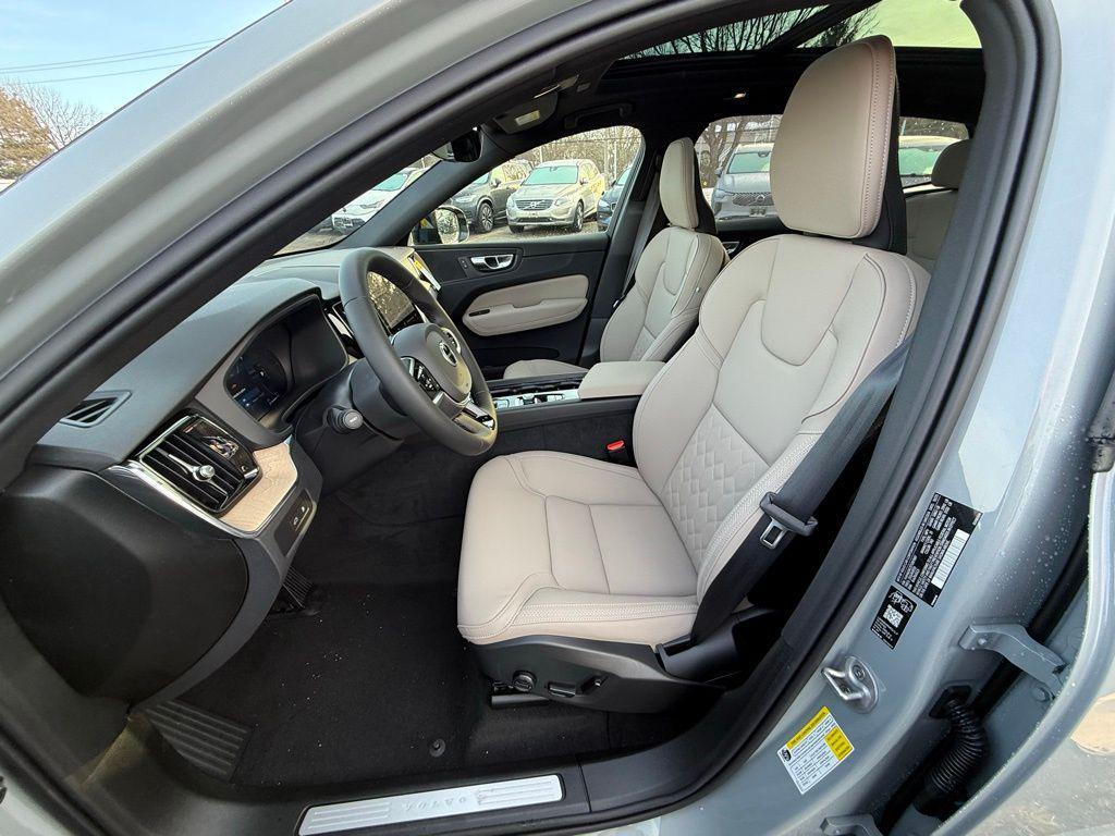 new 2026 Volvo XC60 Plug-In Hybrid car, priced at $67,285