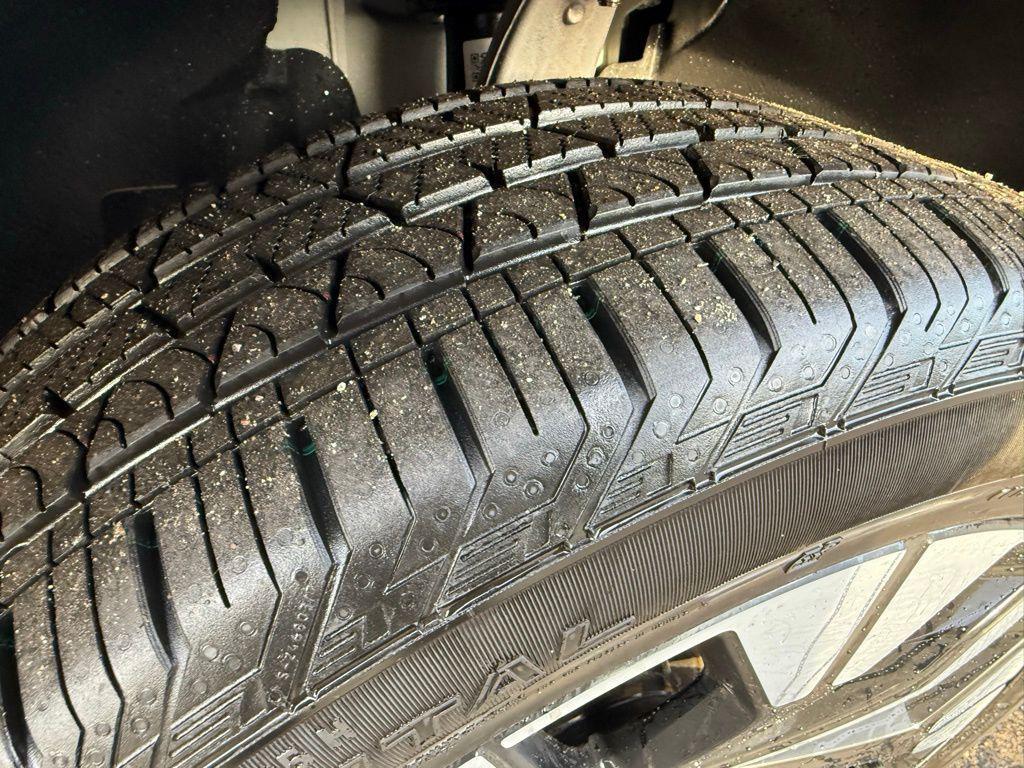 new 2026 Volvo XC60 Plug-In Hybrid car, priced at $67,285