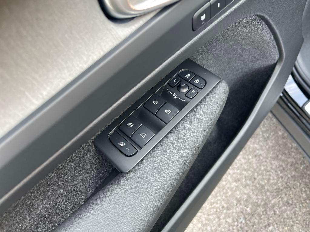 used 2025 Volvo XC40 car, priced at $34,574