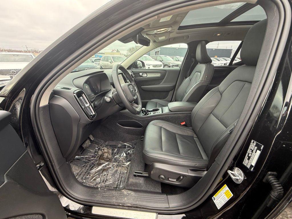 used 2025 Volvo XC40 car, priced at $29,999