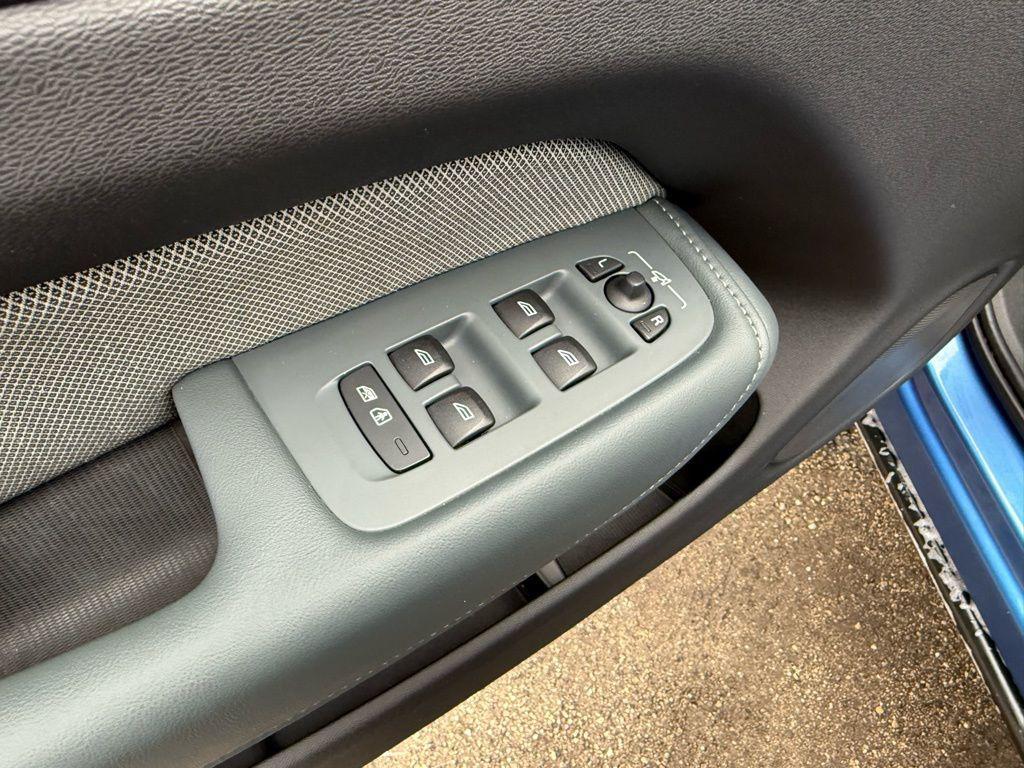 used 2021 Volvo XC60 car, priced at $27,057