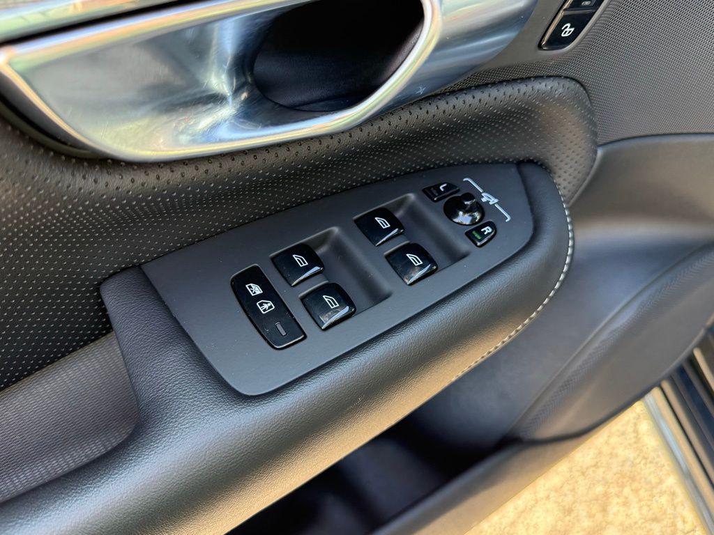 used 2021 Volvo XC90 Recharge Plug-In Hybrid car, priced at $26,999