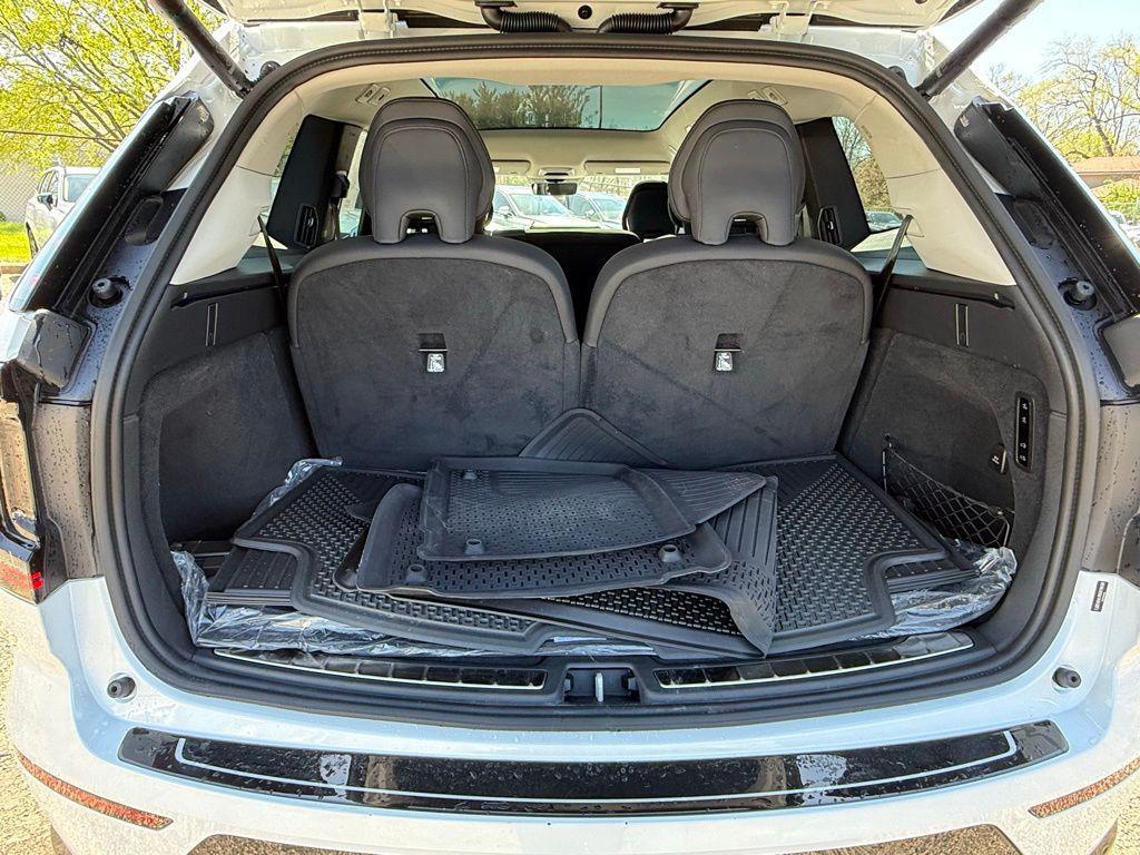 new 2025 Volvo EX90 car, priced at $81,742