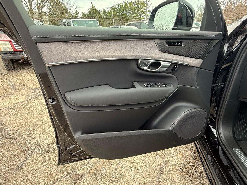 new 2026 Volvo XC90 Plug-In Hybrid car, priced at $80,745