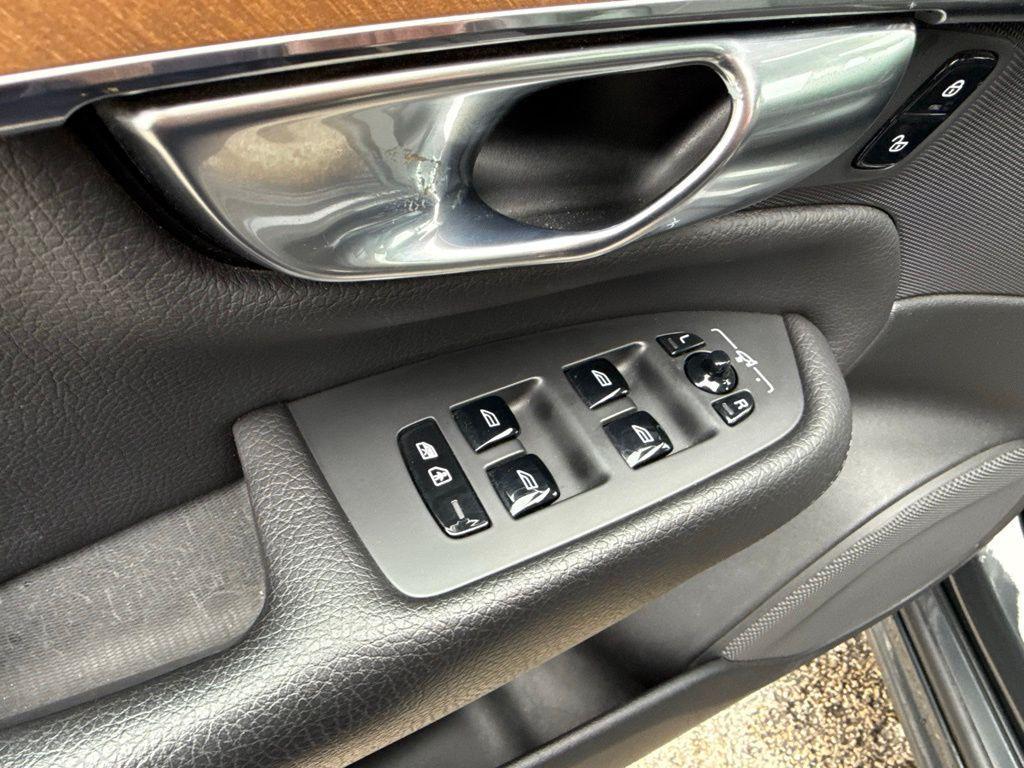 used 2022 Volvo XC90 car, priced at $26,284