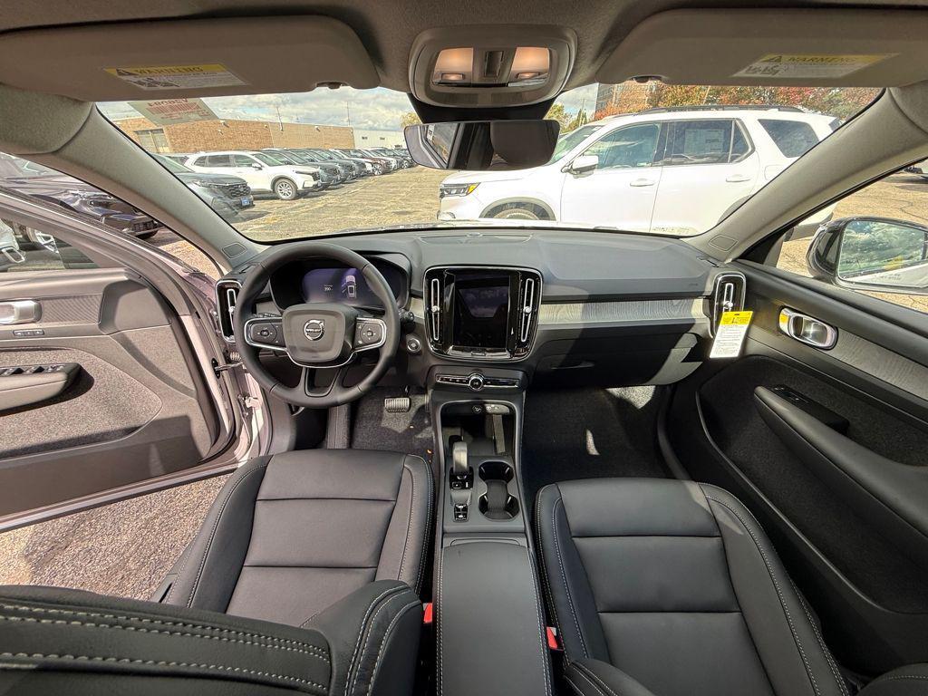 new 2026 Volvo XC40 car, priced at $44,425