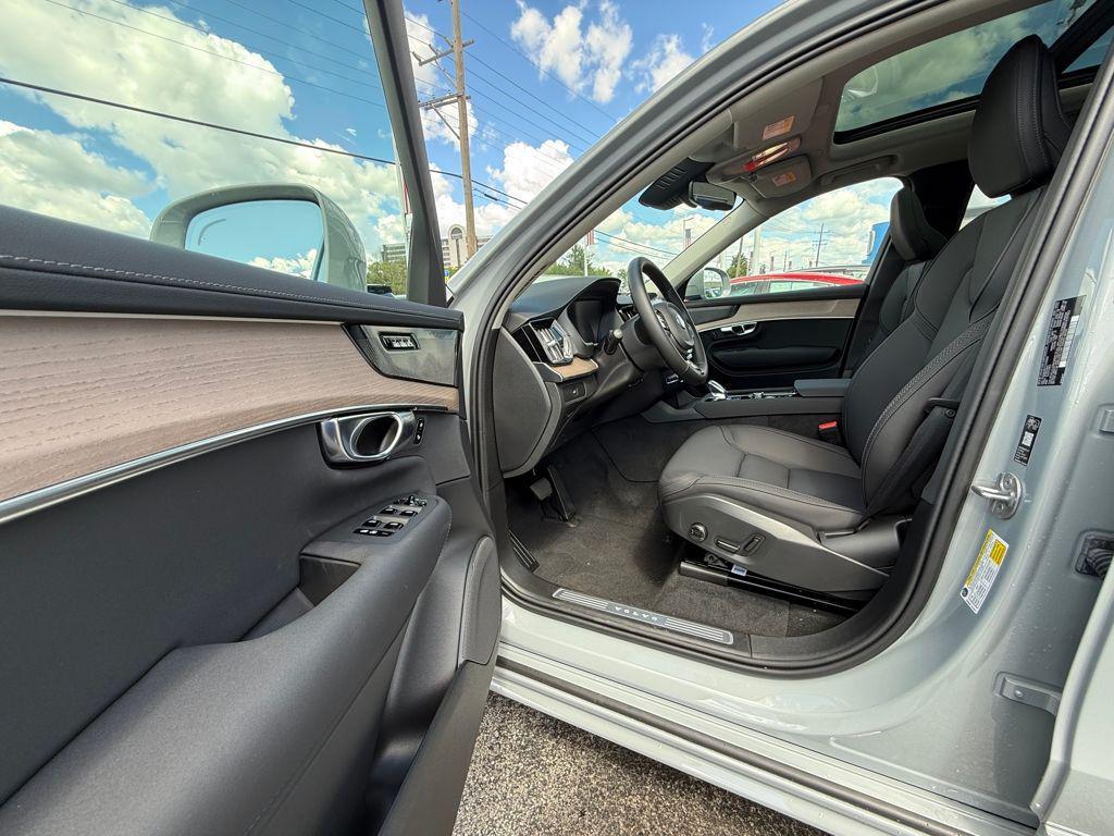 new 2026 Volvo XC90 car, priced at $69,825