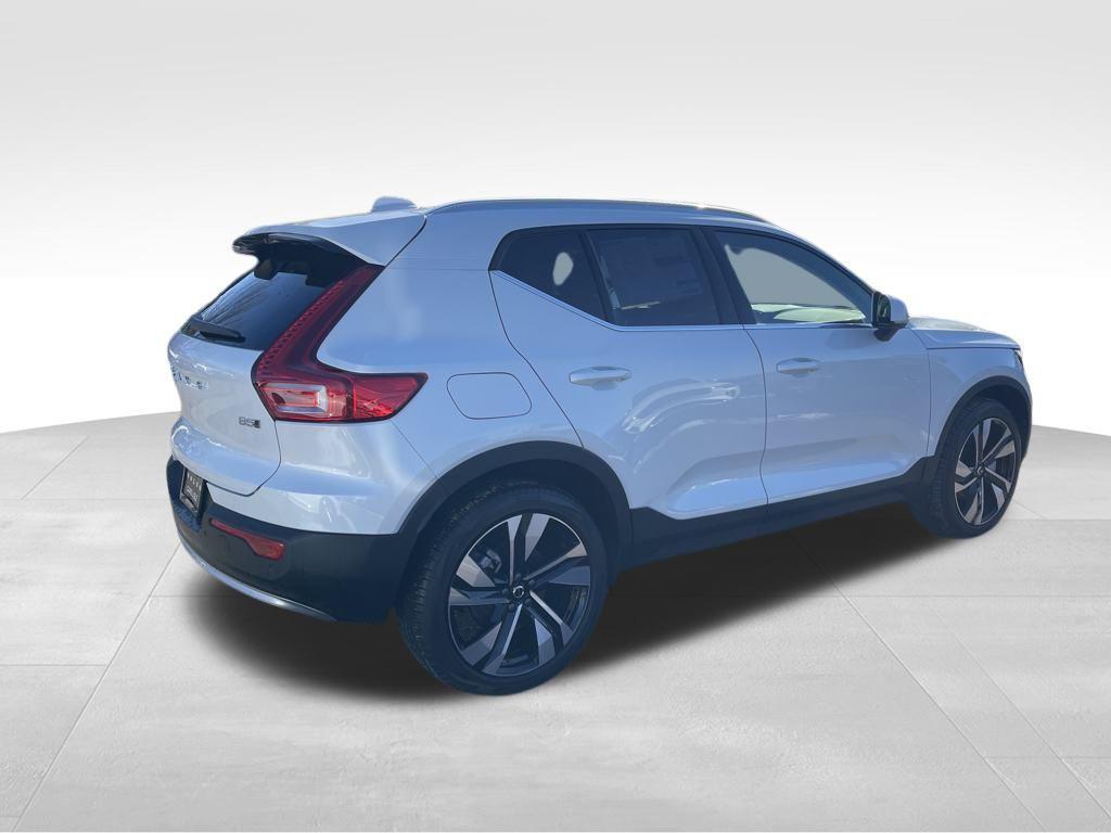 new 2024 Volvo XC40 car, priced at $47,633