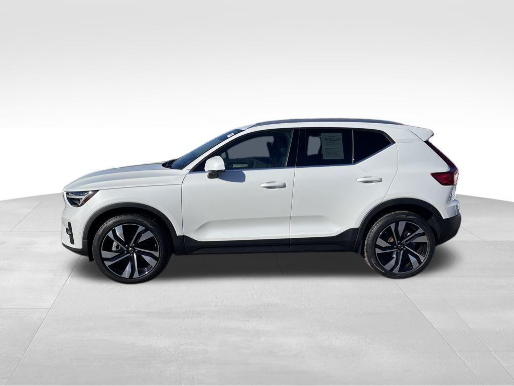 new 2024 Volvo XC40 car, priced at $47,633