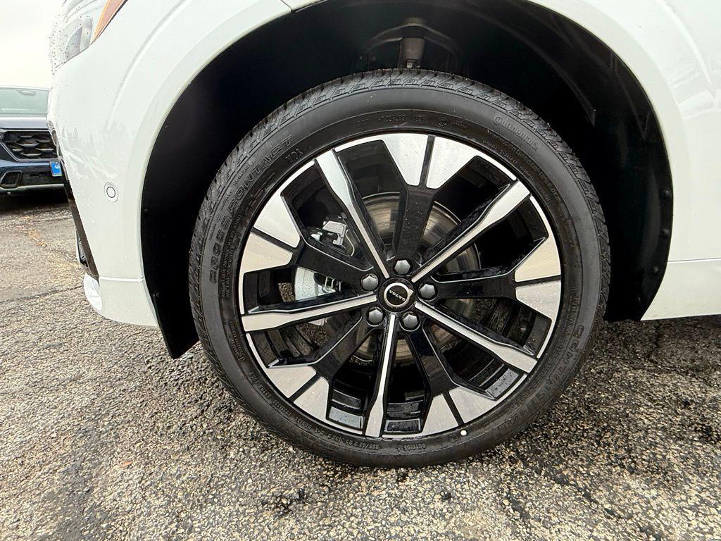 new 2026 Volvo XC60 car, priced at $56,015